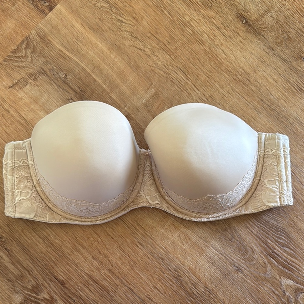 Torrid curve strapless bra 40D